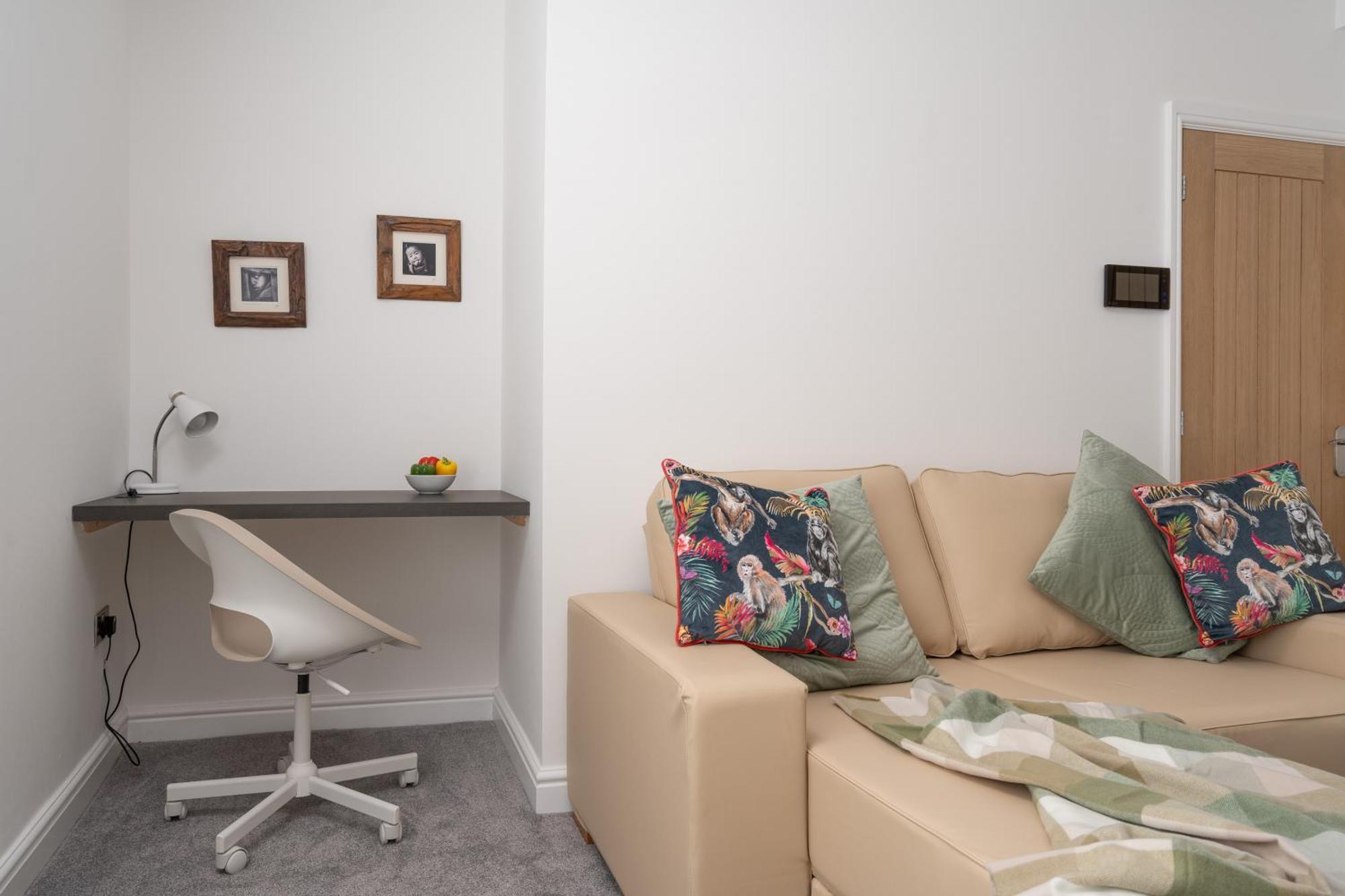 Buxton Apartment - 1 Bed, Free Parking, Wi-Fi Hazel Grove Екстериор снимка
