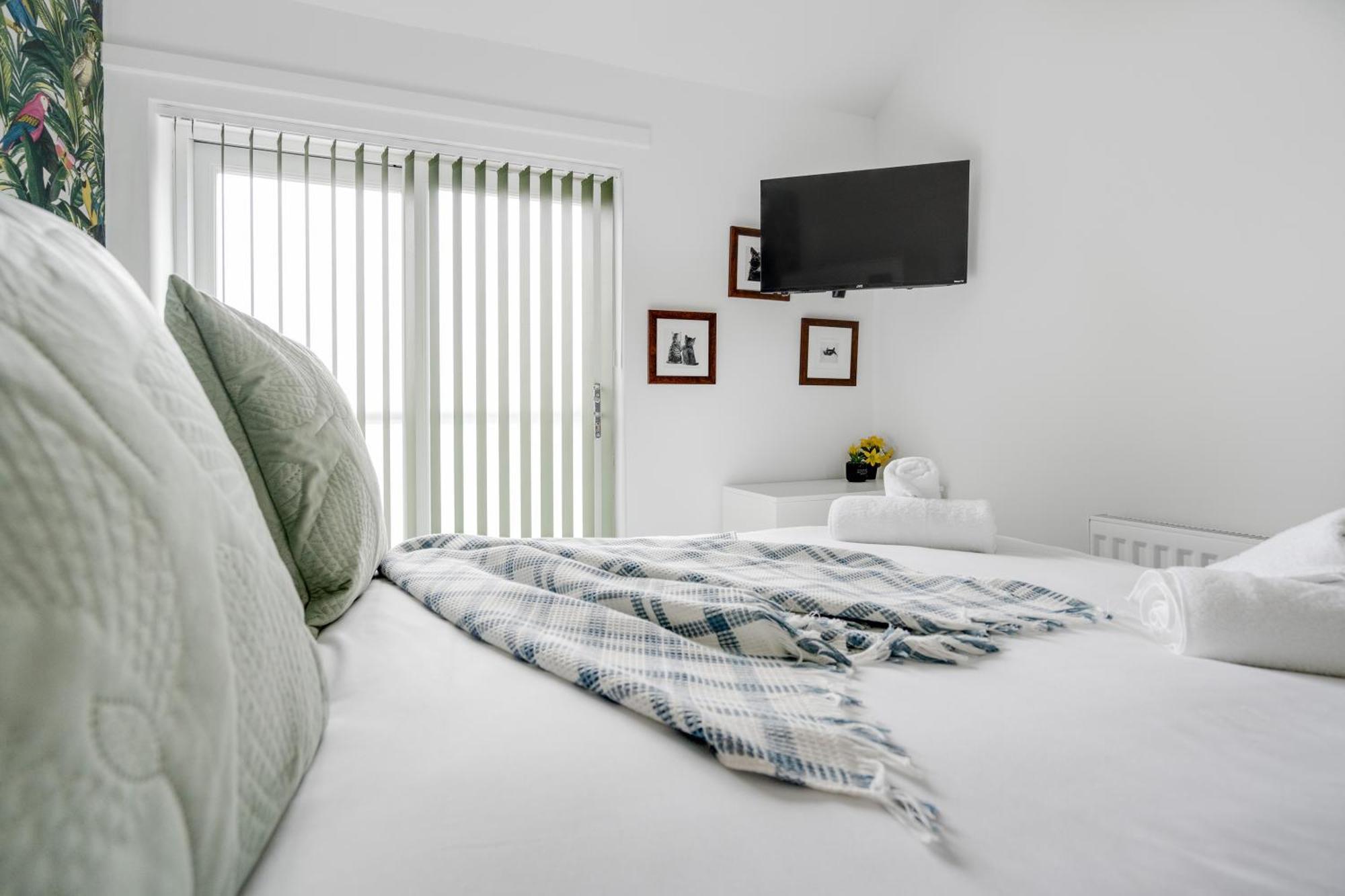 Buxton Apartment - 1 Bed, Free Parking, Wi-Fi Hazel Grove Екстериор снимка